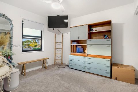Condo in Palmetto Bay, Florida, 2 bedrooms  № 2257260 - photo 13
