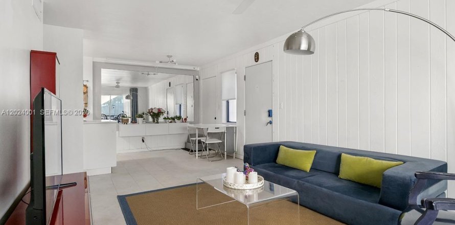 Condo in Palmetto Bay, Florida, 2 bedrooms  № 2257260