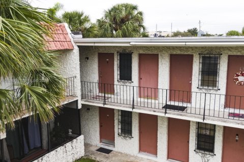 Condo in Palmetto Bay, Florida, 2 bedrooms  № 2257260 - photo 21