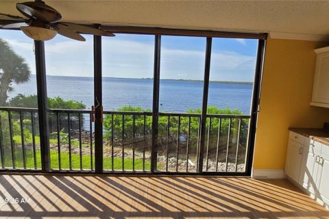 Condo à Port Charlotte, Floride, 2 chambres  № 2369489