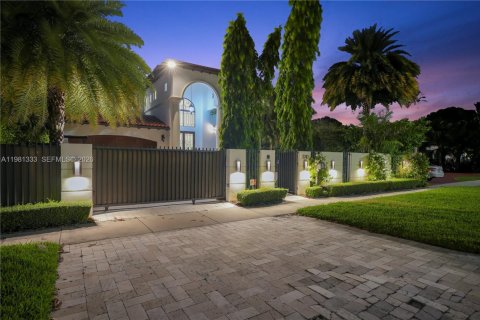 Villa ou maison à louer à Miami Beach, Floride: 5 chambres, 434.13 m2 № 2043182 - photo 18