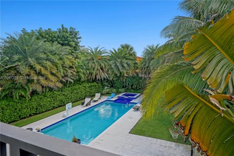Villa ou maison à louer à Miami Beach, Floride: 5 chambres, 434.13 m2 № 2043182 - photo 30