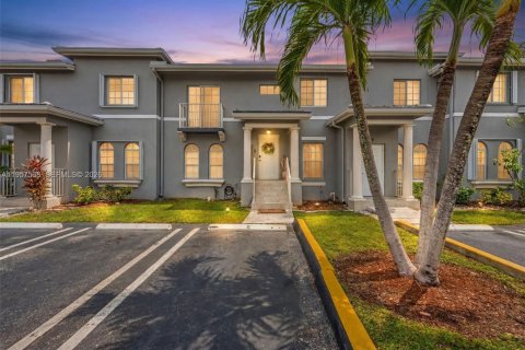 Снять в аренду квартиру в Дорал, Флорида 2 спальни, 110.55м2, № 2019595 - фото 17