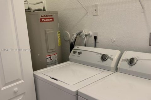 Adosado en venta en Homestead, Florida, 3 dormitorios, 120.96 m2 № 2002641 - foto 15