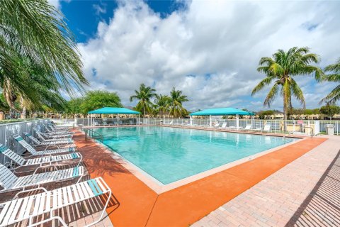 Adosado en venta en Homestead, Florida, 3 dormitorios, 120.96 m2 № 2002641 - foto 3