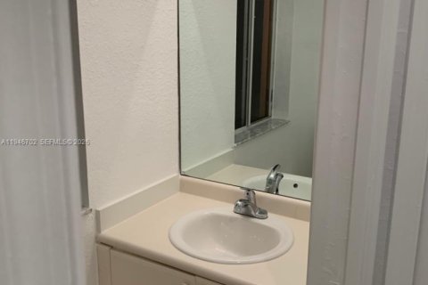 Adosado en venta en Homestead, Florida, 3 dormitorios, 120.96 m2 № 2002641 - foto 13