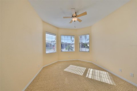 House in Sun City Center, Florida 2 bedrooms, 180.51 sq.m. № 1734742 - photo 9