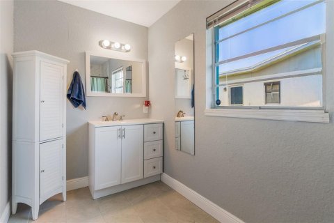 Casa en venta en Titusville, Florida, 4 dormitorios, 183.95 m2 № 1855734 - foto 23