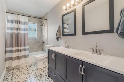 Casa en venta en Titusville, Florida, 4 dormitorios, 183.95 m2 № 1855734 - foto 30