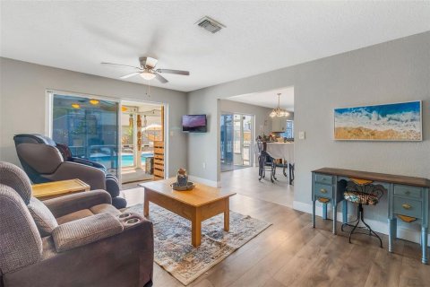 Casa en venta en Titusville, Florida, 4 dormitorios, 183.95 m2 № 1855734 - foto 27