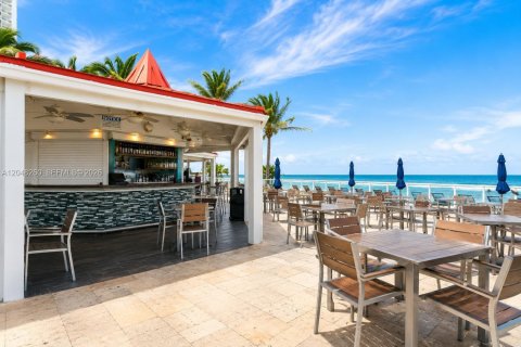 Copropriété à louer à Sunny Isles Beach, Floride: 33.44 m2 № 2281371 - photo 2
