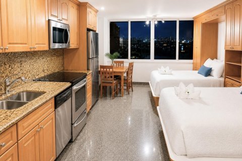 Copropriété à louer à Sunny Isles Beach, Floride: 33.44 m2 № 2281371 - photo 3