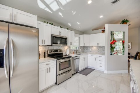 Condo in Palm Beach Gardens, Florida, 3 bedrooms № 2088399 - photo 4
