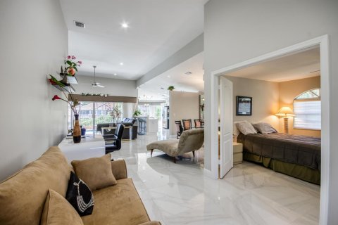 Condo in Palm Beach Gardens, Florida, 3 bedrooms № 2088399 - photo 7