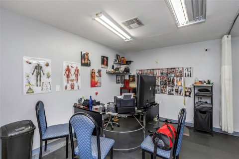 Immobilier commercial à louer à New Port Richey, Floride: 198.35 m2 № 1521281 - photo 29