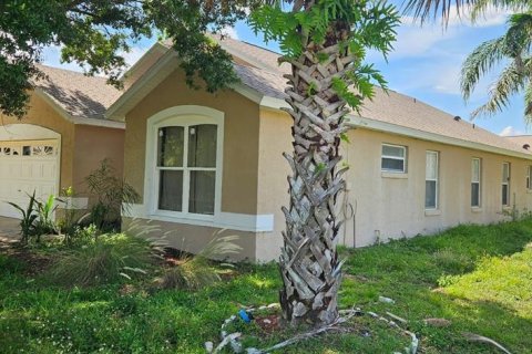 House in Kissimmee, Florida 4 bedrooms, 163.51 sq.m. № 1839904 - photo 1