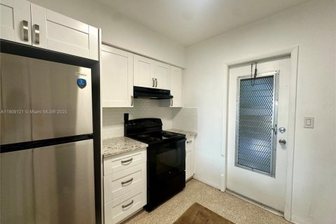 Appartement à louer à Bay Harbor Islands, Floride: 2 chambres, 97.55 m2 № 1964800 - photo 14