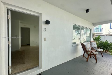 Appartement à louer à Bay Harbor Islands, Floride: 2 chambres, 97.55 m2 № 1964800 - photo 2