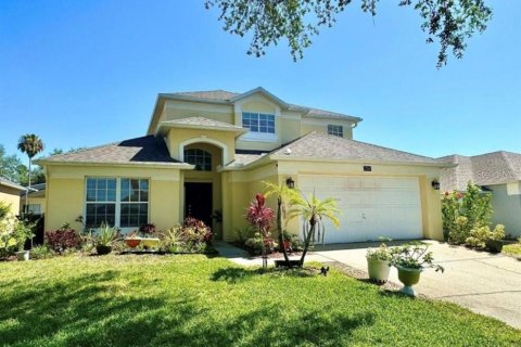 House in Haines City, Florida 5 bedrooms, 207.73 sq.m. № 2199547 - photo 2