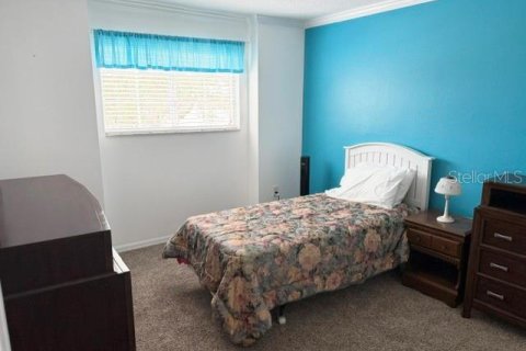 House in Haines City, Florida 5 bedrooms, 207.73 sq.m. № 2199547 - photo 22