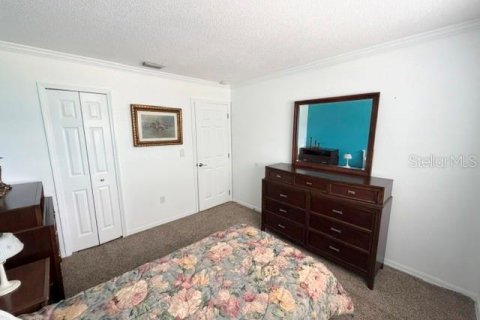 House in Haines City, Florida 5 bedrooms, 207.73 sq.m. № 2199547 - photo 23