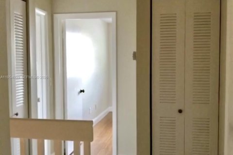 Купить таунхаус в Купер-Сити, Флорида 3 спальни, 138.24м2, № 2008267 - фото 11