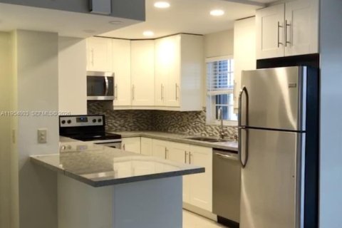 Купить таунхаус в Купер-Сити, Флорида 3 спальни, 138.24м2, № 2008267 - фото 4