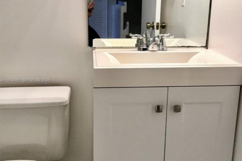 Купить таунхаус в Купер-Сити, Флорида 3 спальни, 138.24м2, № 2008267 - фото 18