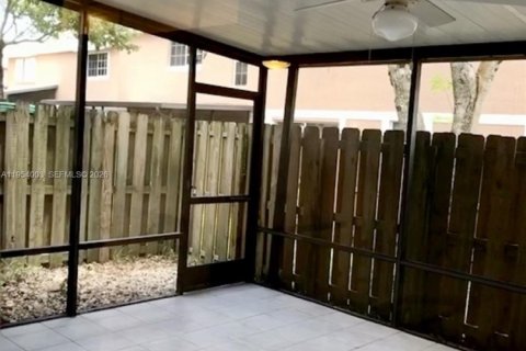 Купить таунхаус в Купер-Сити, Флорида 3 спальни, 138.24м2, № 2008267 - фото 21