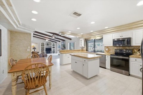 House in Clearwater, Florida 5 bedrooms, 320.14 sq.m. № 2418844 - photo 14