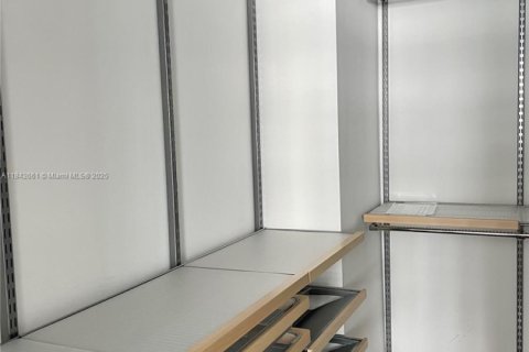 Copropriété à vendre à Miami, Floride: 3 chambres, 136.57 m2 № 1940273 - photo 17