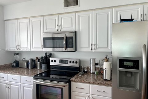 Copropriété à vendre à Miami, Floride: 3 chambres, 136.57 m2 № 1940273 - photo 9