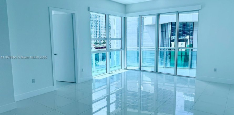 Condominio en Miami, Florida, 2 dormitorios  № 1923579