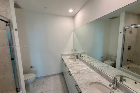 Condominio en venta en Miami, Florida, 2 dormitorios, 119.75 m2 № 1923579 - foto 14