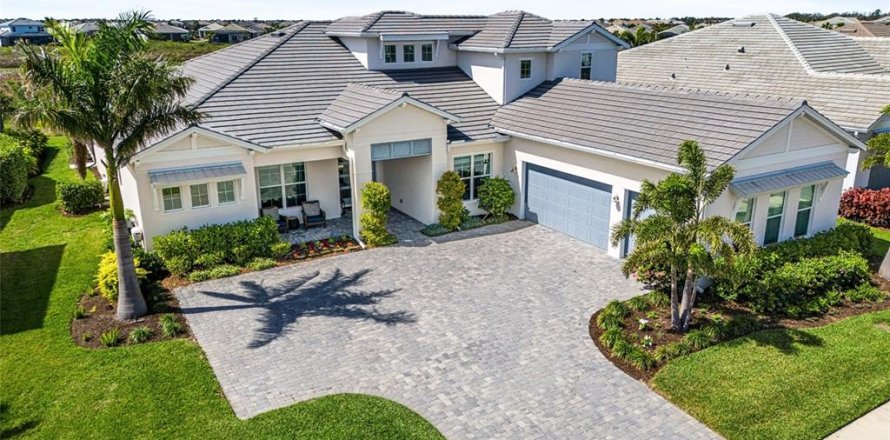 House in Bradenton, Florida 4 bedrooms, 374.21 sq.m. № 1720112