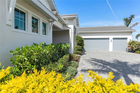 House in Bradenton, Florida 4 bedrooms, 374.21 sq.m. № 1720112 - photo 5