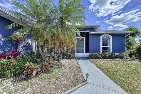 House in Lutz, Florida 3 bedrooms, 144.28 sq.m. № 1674081 - photo 2