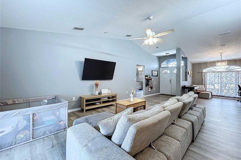 House in Lutz, Florida 3 bedrooms, 144.28 sq.m. № 1674081 - photo 12