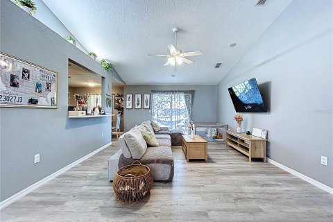 House in Lutz, Florida 3 bedrooms, 144.28 sq.m. № 1674081 - photo 7
