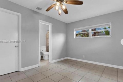 House in Pompano Beach, Florida 4 bedrooms, 136.1 sq.m. № 1827579 - photo 4