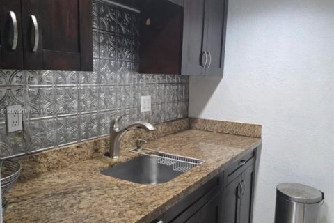 Apartment in Miami, Florida 1 bedroom, 86.86 sq.m. № 2067667 - photo 5