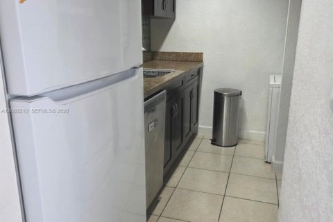 Apartment in Miami, Florida 1 bedroom, 86.86 sq.m. № 2067667 - photo 4