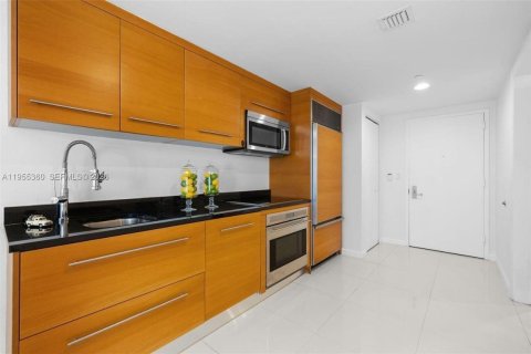 Condominio en alquiler en Miami, Florida, 1 dormitorio, 68 m2 № 2009733 - foto 21