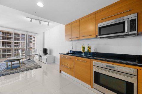 Condominio en alquiler en Miami, Florida, 1 dormitorio, 68 m2 № 2009733 - foto 20