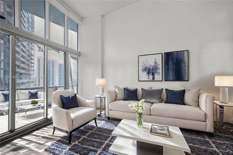 Condominio en alquiler en Miami, Florida, 1 dormitorio, 68 m2 № 2009733 - foto 2