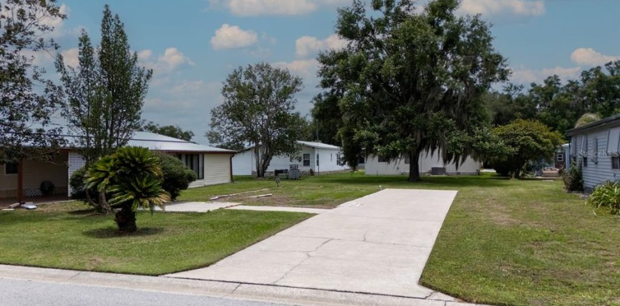 Land in Zephyrhills, Florida № 2159554