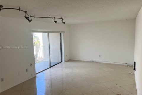 Copropriété à louer à Miami, Floride: 1 chambre, 75.16 m2 № 1946731 - photo 9