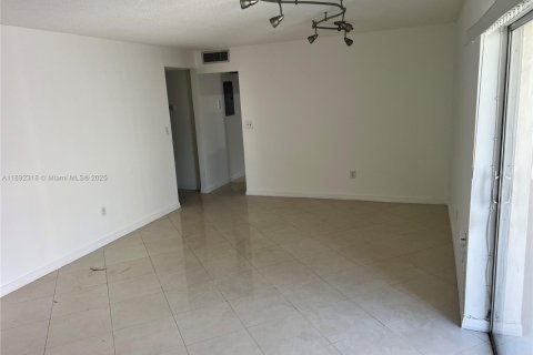 Copropriété à louer à Miami, Floride: 1 chambre, 75.16 m2 № 1946731 - photo 10