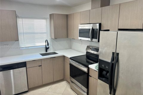 Copropriété à louer à Miami, Floride: 1 chambre, 75.16 m2 № 1946731 - photo 8
