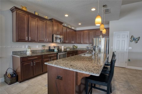 Купить виллу или дом в Киссимми, Флорида 7 комнат, № 2033750 - фото 11